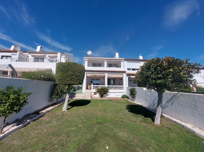 Image No.23-3 Bed Townhouse for sale