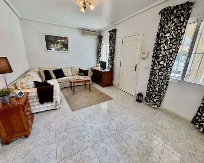 Image No.6-Villa de 5 chambres à vendre à Ciudad Quesada