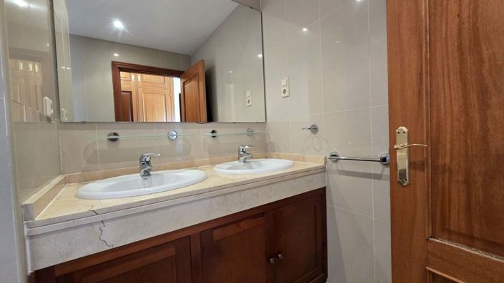 Image No.33-5 Bed Villa for sale