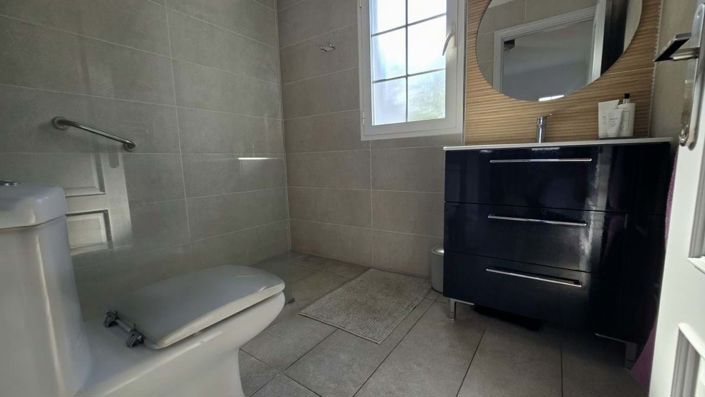 Image No.36-5 Bed Villa for sale