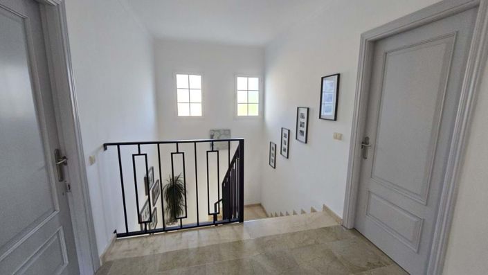 Image No.47-5 Bed Villa for sale