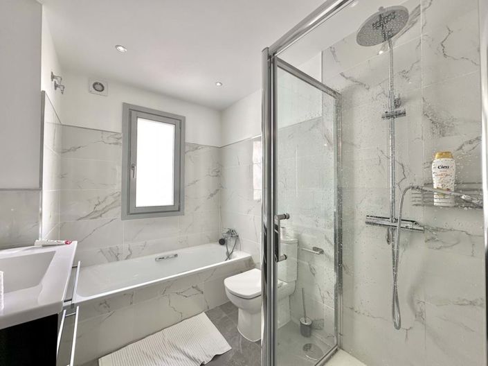 Image No.17-4 Bed Townhouse for sale