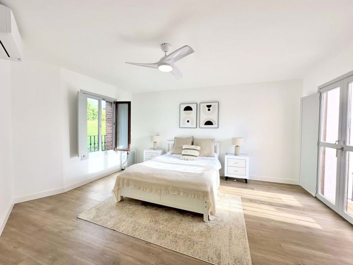 Image No.20-4 Bed Townhouse for sale