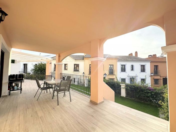 Image No.27-4 Bed Townhouse for sale