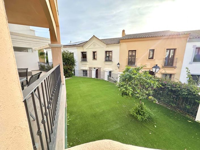 Image No.42-4 Bed Townhouse for sale