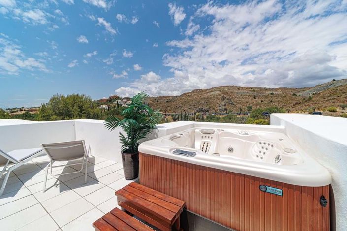 Image No.28-2 Bed Apartment for sale