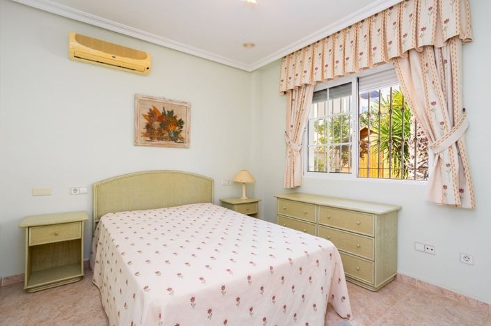 Image No.17-4 Bed Villa for sale