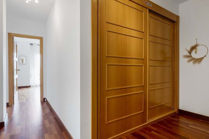 Image No.17-4 Bed Townhouse for sale