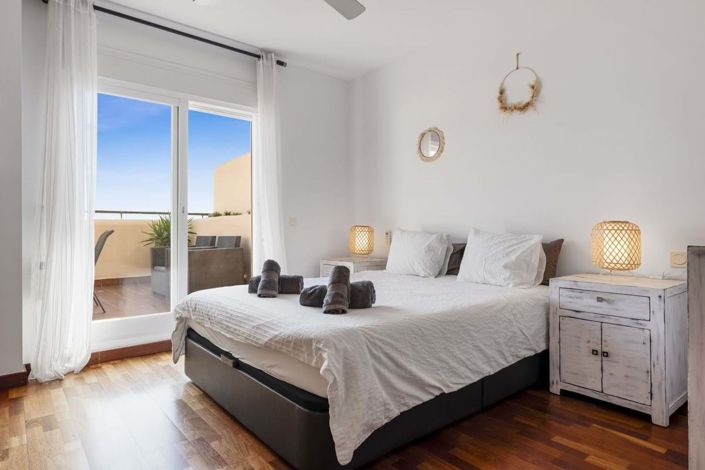 Image No.26-4 Bed Townhouse for sale