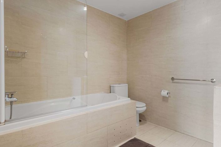 Image No.36-4 Bed Townhouse for sale