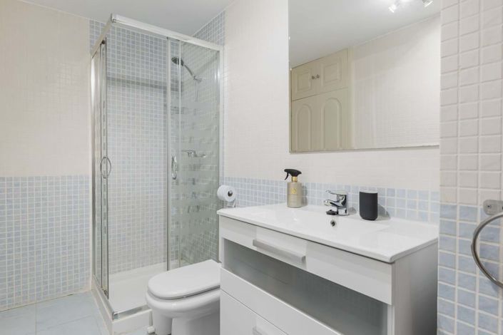 Image No.40-4 Bed Townhouse for sale