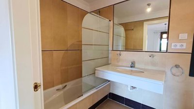 1447-526606-78d1f4f8b6655591b02d22fabb36a692d