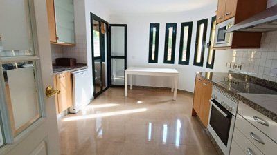 1447-526606-78d1f4f8b6655591b02d22fabb36a692d