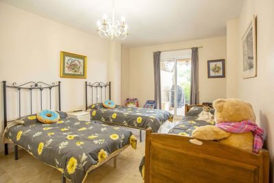 1447-521198-78d1f4f8b6655591b02d22fabb36a692d