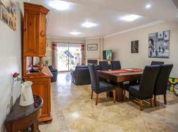 1447-521198-78d1f4f8b6655591b02d22fabb36a692d