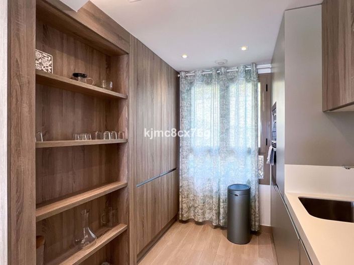 Image No.12-3 Bed Townhouse for sale