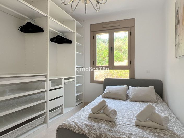 Image No.18-3 Bed Townhouse for sale