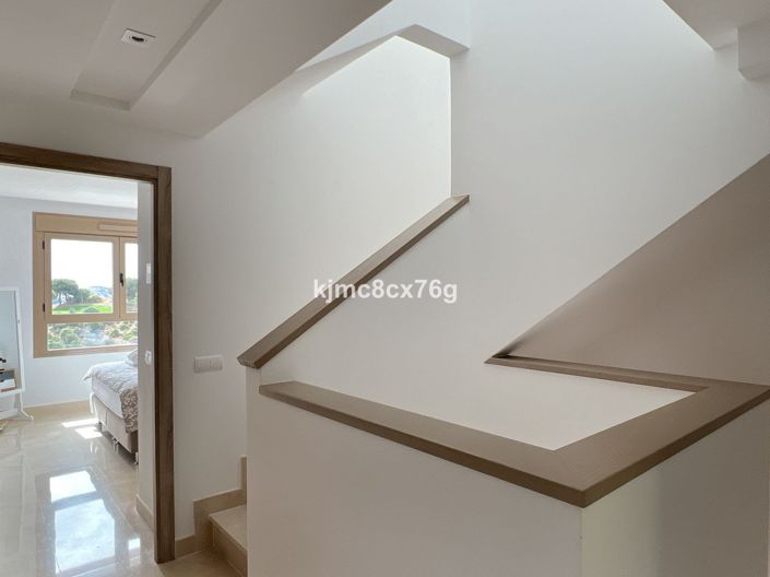 Image No.22-3 Bed Townhouse for sale