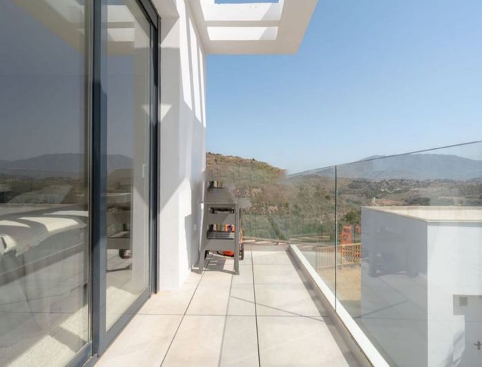 Image No.22-3 Bed Apartment for sale