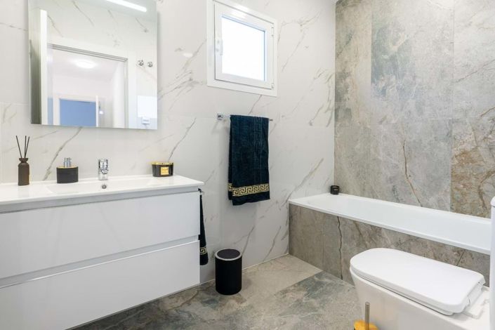 Image No.15-4 Bed Villa for sale