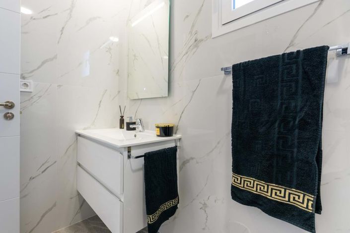 Image No.17-4 Bed Villa for sale