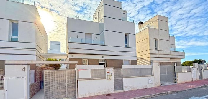 Image No.26-3 Bed Villa for sale