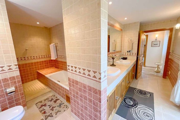 Image No.21-Villa de 4 chambres à vendre à Sotogrande playa