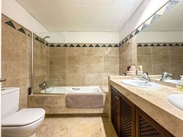 1447-533111-78d1f4f8b6655591b02d22fabb36a692d