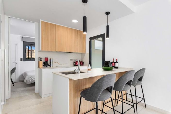 Image No.11-3 Bed Townhouse for sale