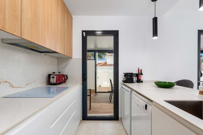 Image No.13-3 Bed Townhouse for sale