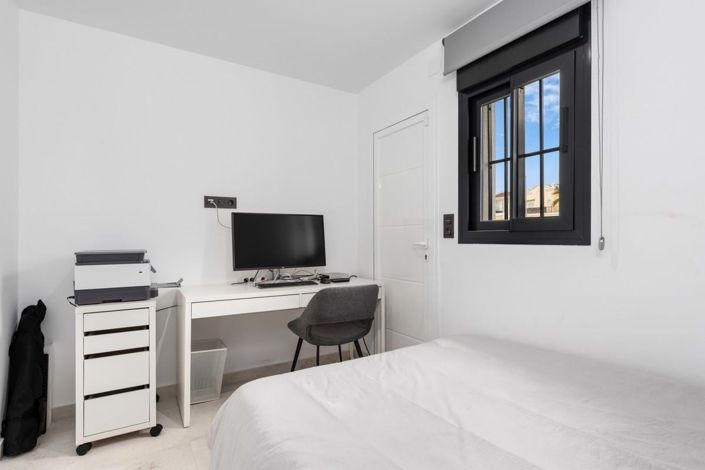 Image No.21-3 Bed Townhouse for sale