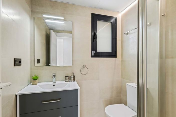 Image No.22-3 Bed Townhouse for sale