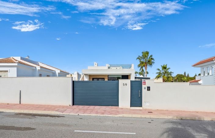 Image No.32-3 Bed Townhouse for sale