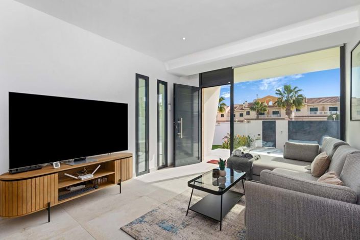 Image No.6-3 Bed Townhouse for sale