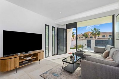 1447-607742-78d1f4f8b6655591b02d22fabb36a692d