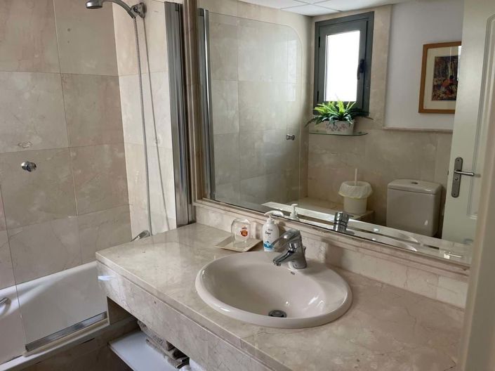 Image No.20-3 Bed Apartment for sale