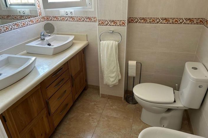 Image No.19-3 Bed Villa for sale