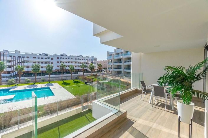 Image No.2-Appartement de 2 chambres à vendre à Villamartin