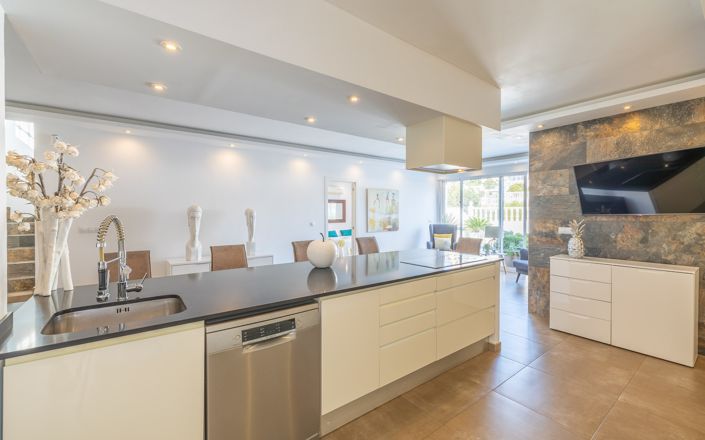 Image No.12-5 Bed Villa for sale