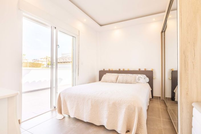 Image No.28-5 Bed Villa for sale