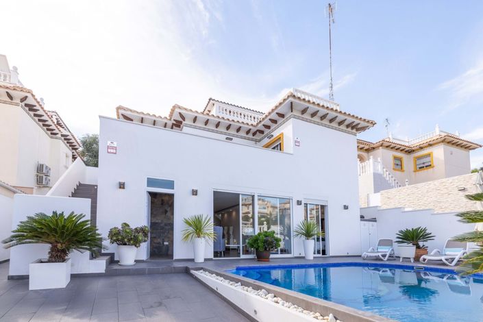 Image No.50-5 Bed Villa for sale