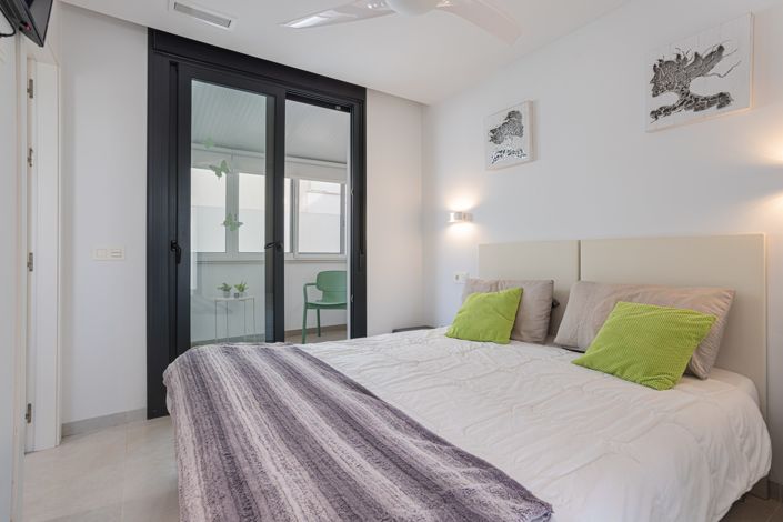 Image No.13-3 Bed Townhouse for sale