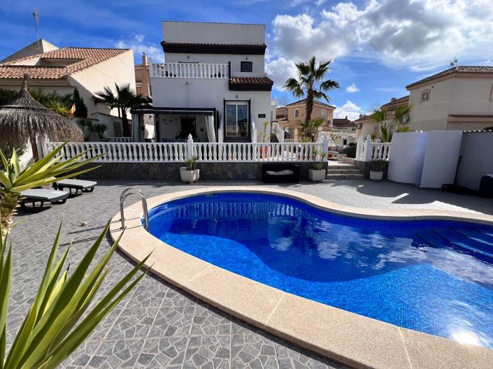 Image No.2-Villa de 2 chambres à vendre à Ciudad Quesada