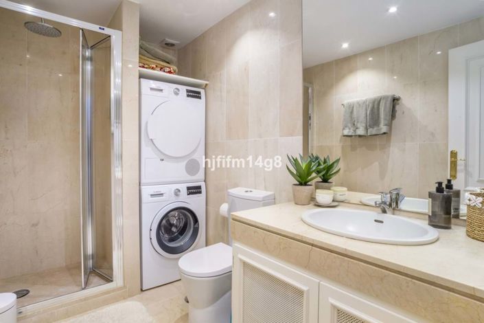 Image No.12-3 Bed Townhouse for sale