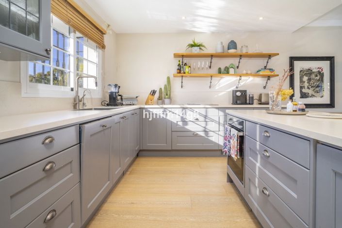 Image No.8-3 Bed Townhouse for sale