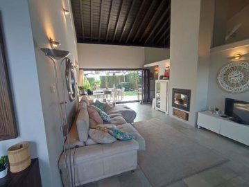 1447-610854-78d1f4f8b6655591b02d22fabb36a692d