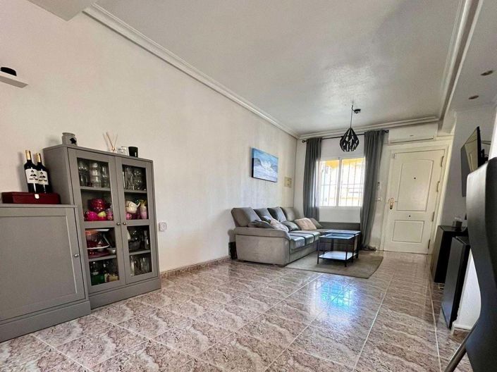 Image No.11-3 Bed Townhouse for sale