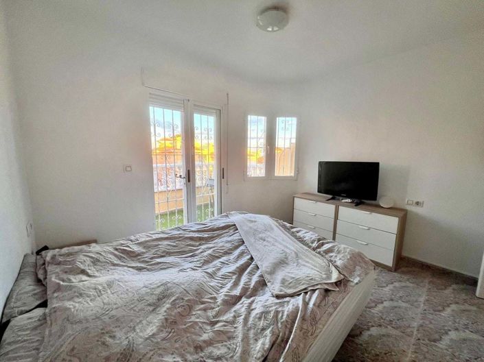 Image No.18-3 Bed Townhouse for sale