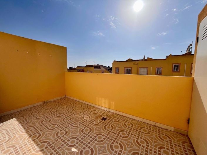 Image No.24-3 Bed Townhouse for sale