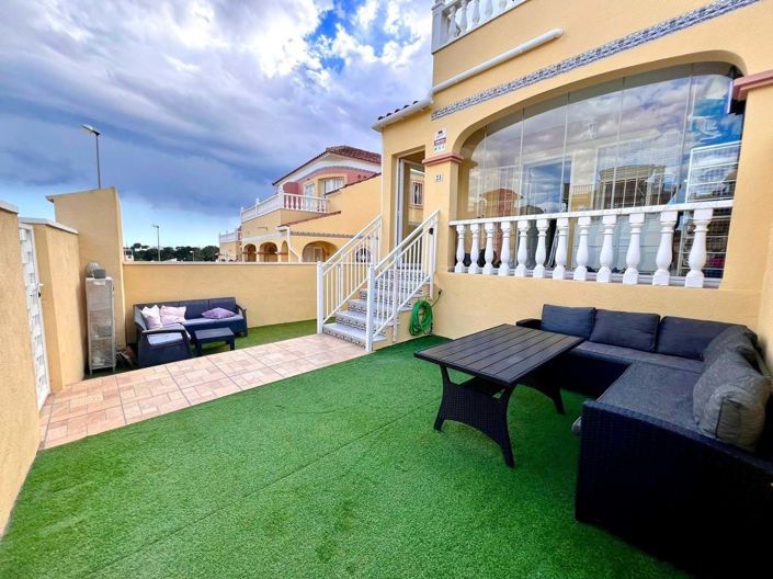 Image No.25-3 Bed Townhouse for sale